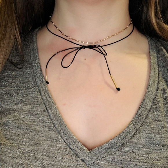 ⭐ 2/$10 or 3/$15 - Aldo Gold Chain with Ribbon Choker - Picture 3 of 5